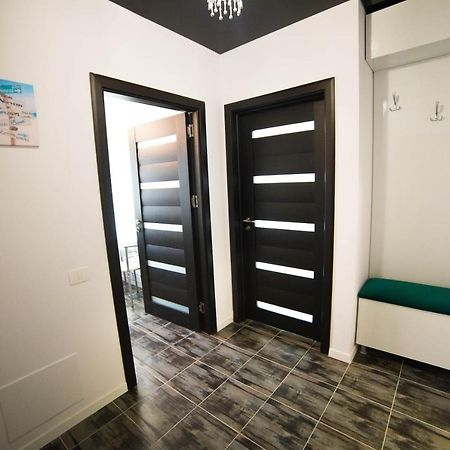 Toto'S Apartment Constanta Bagian luar foto