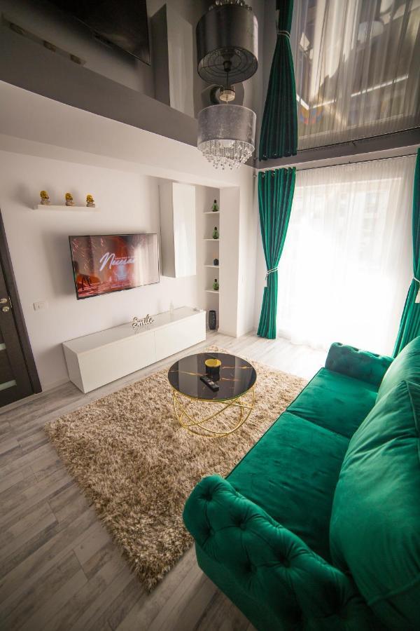 Toto'S Apartment Constanta Bagian luar foto
