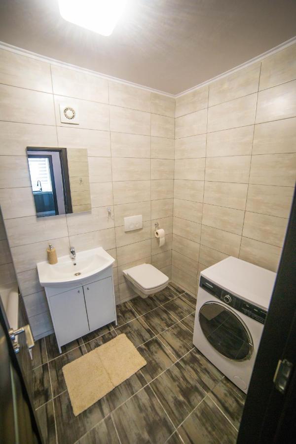 Toto'S Apartment Constanta Bagian luar foto