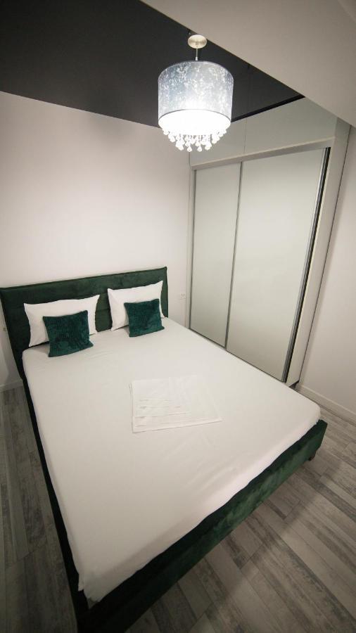 Toto'S Apartment Constanta Bagian luar foto